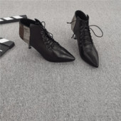 Kožne ženske čizme na špic s vezicama i tankom petom