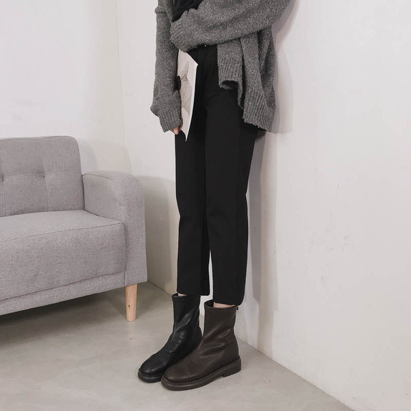 Öko-nahast ja lameda tallaga naiste saapad - voodriga või ilma