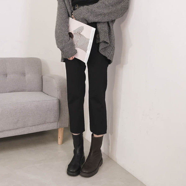 Öko-nahast ja lameda tallaga naiste saapad - voodriga või ilma