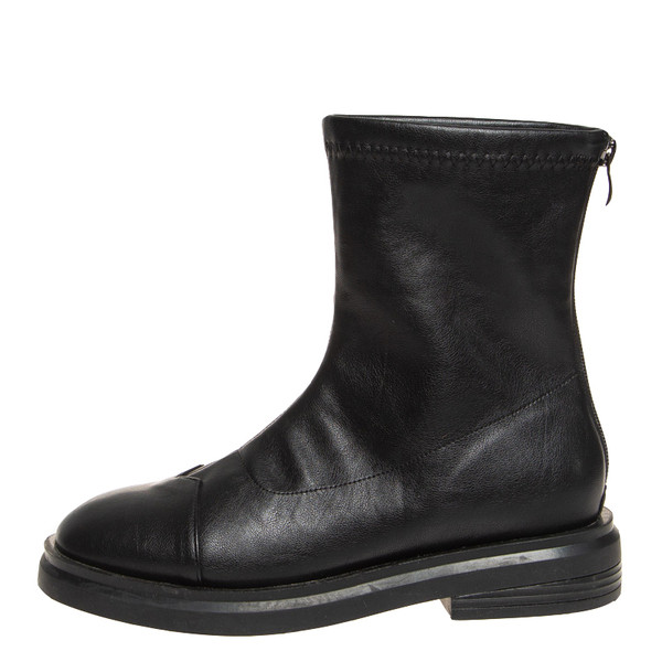 Öko-nahast ja lameda tallaga naiste saapad - voodriga või ilma