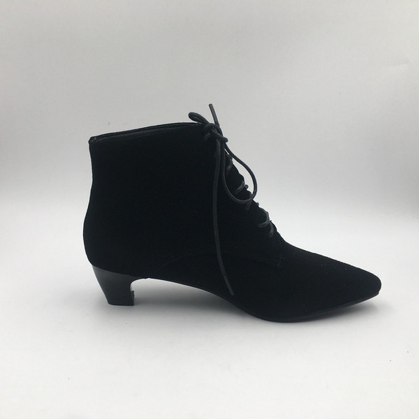 Alkalmi női csizma fűzővel - öko velúr