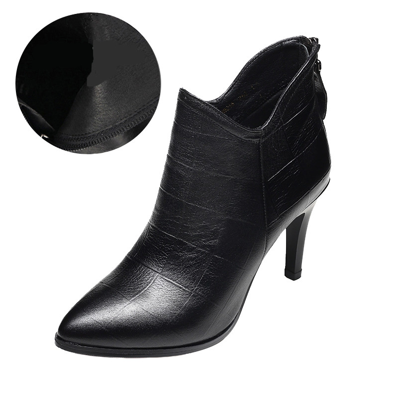 Fekete színű női csizma vékony 7,5 cm-es sarokkal - béléssel vagy anélkül