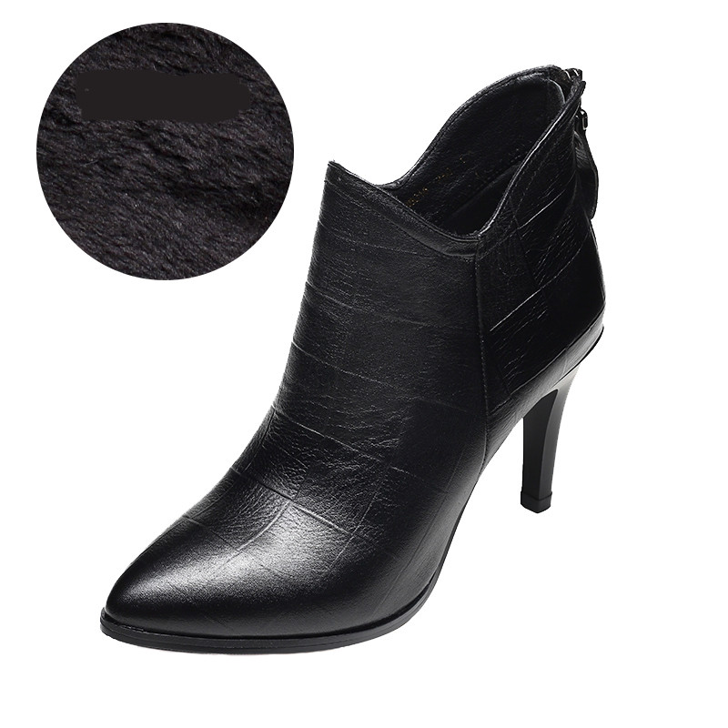 Fekete színű női csizma vékony 7,5 cm-es sarokkal - béléssel vagy anélkül