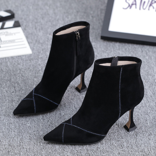 Moodsad naiste öko seemisnahast saapad kontsa ja lukuga