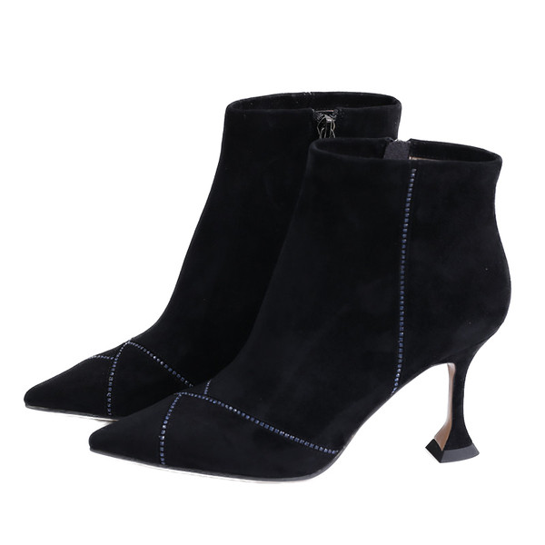 Moodsad naiste öko seemisnahast saapad kontsa ja lukuga