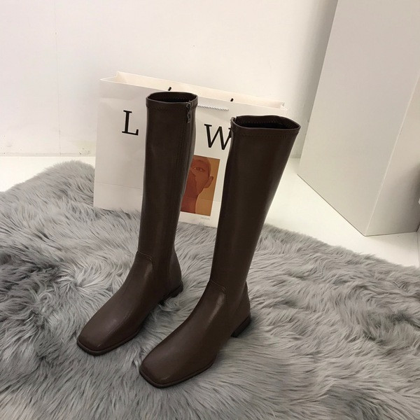 Naiste kandilise kontsaga nahast saapad