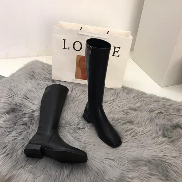 Naiste kandilise kontsaga nahast saapad