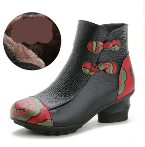 Moodsad kunstnahast värviliste elementidega naiste saapad