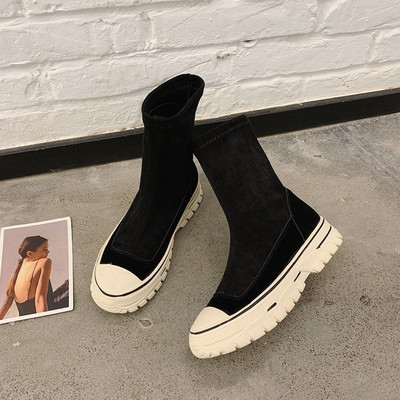 Alkalmi női csizma vagy lapos talpú csizma - két modell