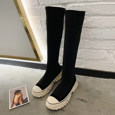 Alkalmi női csizma vagy lapos talpú csizma - két modell