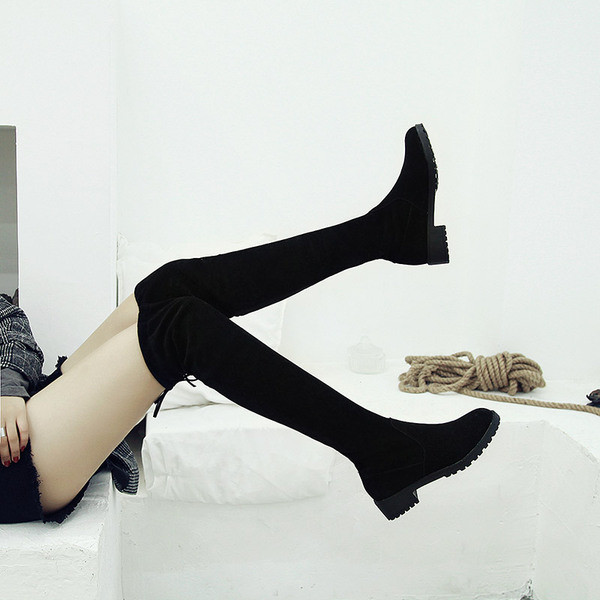 Öko-seemisnahast naiste saapad paelte ja lameda tallaga punast värvi