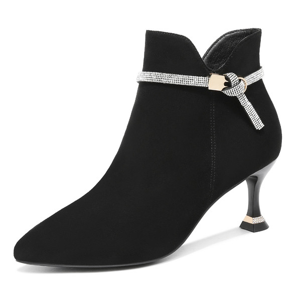 Stiilsed teravaotsalised naiste saapad mitmel mudelil