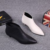 Öko-nahast valmistatud terava otsaga naiste saapad uus mudel