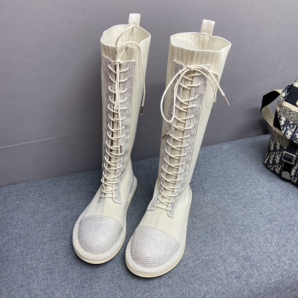 Γυναικείες χειμερινές μπότες με επίπεδη σόλα και κορδόνια