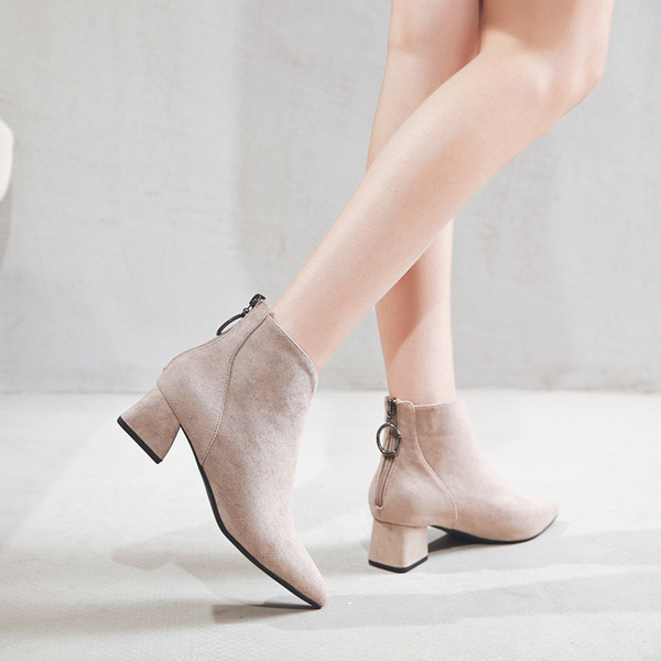 Őszi csizma új modellje eco velúrból