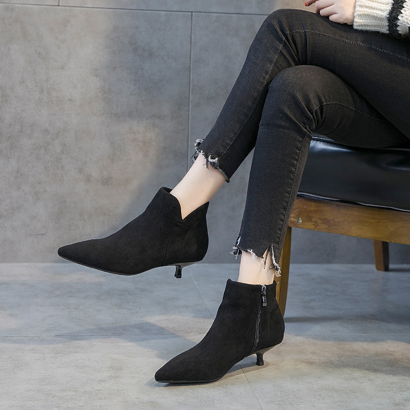 Naiste terava otsaga ökoseemisnahast saapad, 3 cm kontsaga