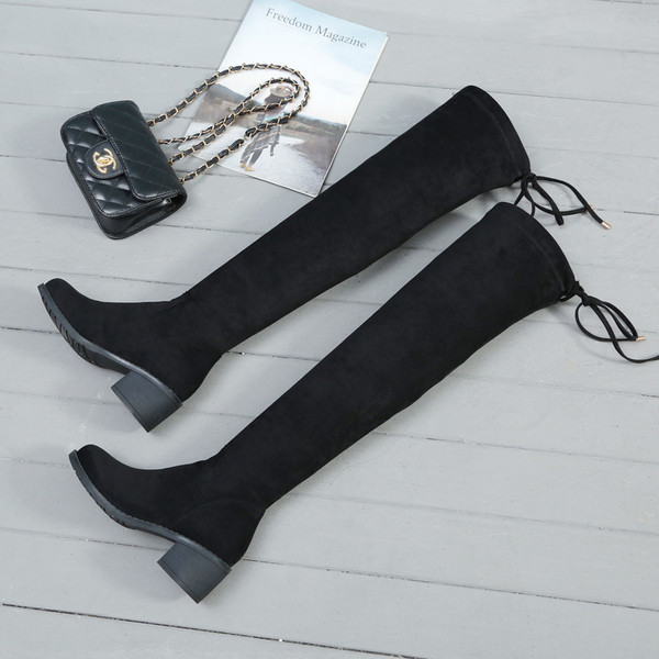 Női fűzős csizma fekete színben öko velúrból - meleg béléssel vagy anélkül