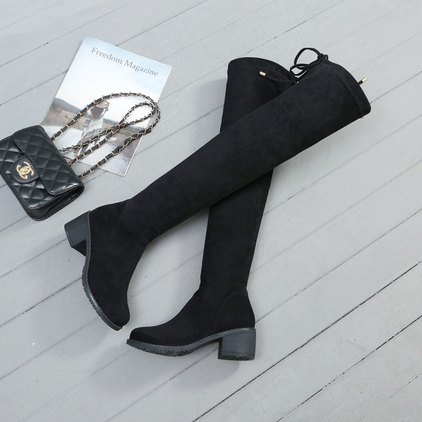 Női fűzős csizma fekete színben öko velúrból - meleg béléssel vagy anélkül