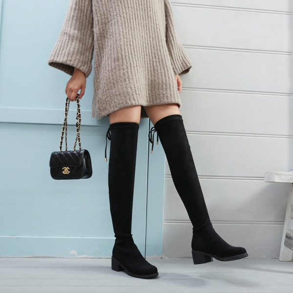 Női fűzős csizma fekete színben öko velúrból - meleg béléssel vagy anélkül