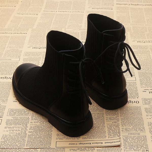 Öko-seemisnahast naiste vabaaja saapad musta värvi paeltega