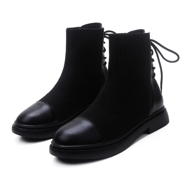 Öko-seemisnahast naiste vabaaja saapad musta värvi paeltega