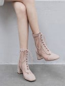 Női alkalmi csizma fűzővel és vastag sarokkal - két modell