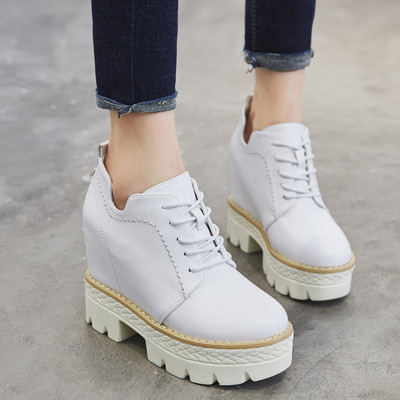 Uus kõrge platvormiga naiste saapade mudel