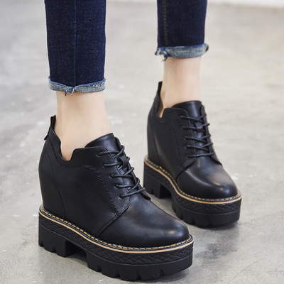 Uus kõrge platvormiga naiste saapade mudel