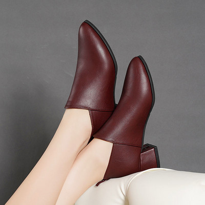 Uus mudel sügissaapad teravatipuline mudel ökoseemisnahast ja madalast paksust kontsaga