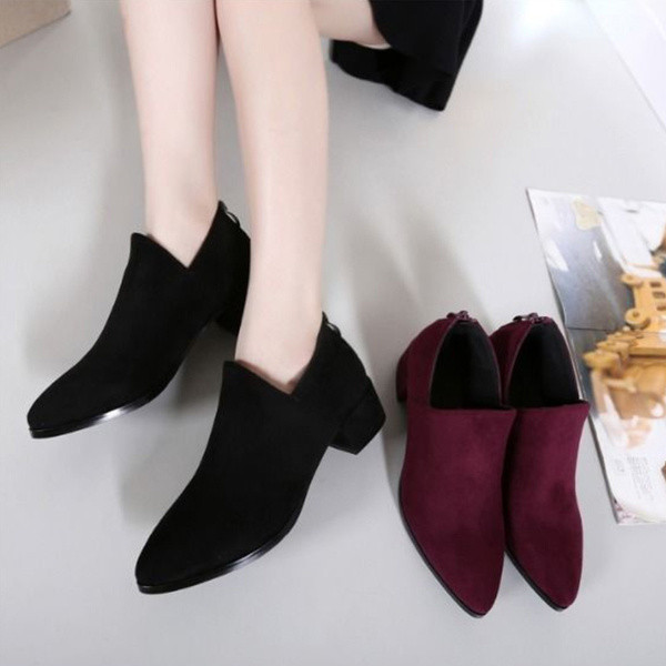 Uus mudel sügissaapad teravatipuline mudel ökoseemisnahast ja madalast paksust kontsaga