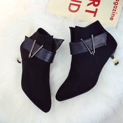 Öko-seemisnahast 5 cm kontsaga ja metallelemendiga naiste kingad