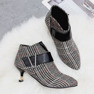 Öko-seemisnahast 5 cm kontsaga ja metallelemendiga naiste kingad