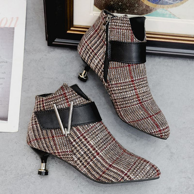 Öko-seemisnahast 5 cm kontsaga ja metallelemendiga naiste kingad