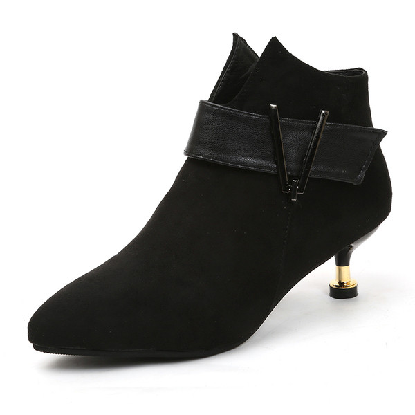 Öko-seemisnahast 5 cm kontsaga ja metallelemendiga naiste kingad