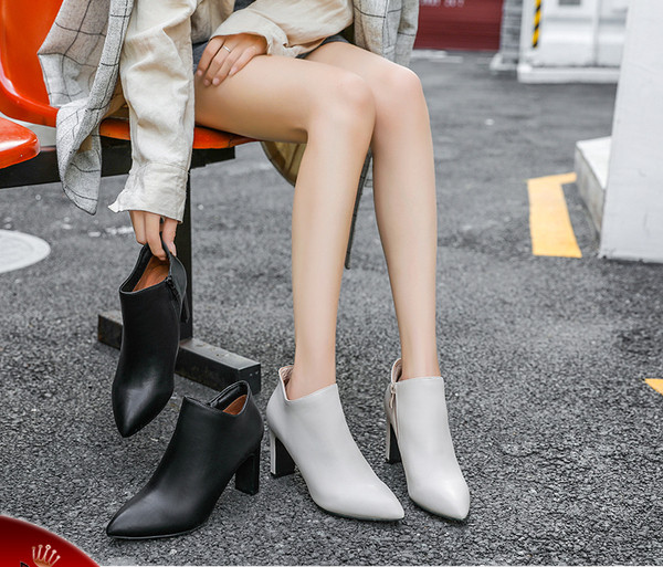 Női csizma hegyes modell 8 cm sarokkal