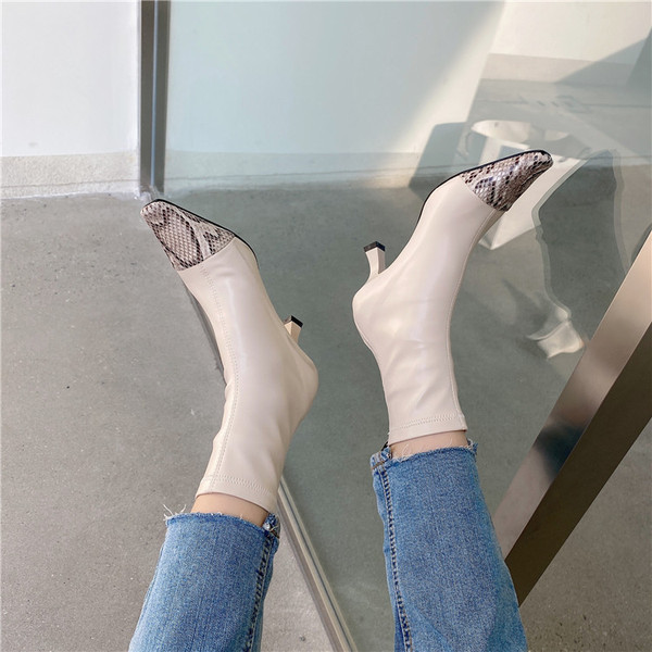 Naiste loomamustriga teravatipuline mudel - sokitüüp