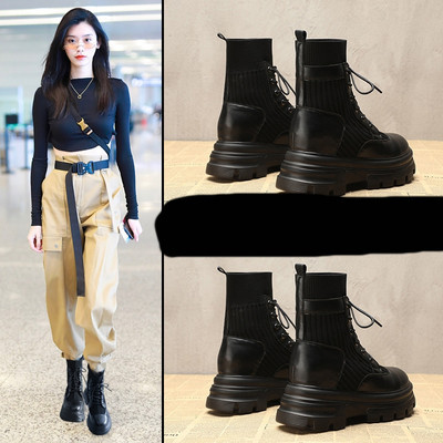 Női alkalmi csizma fekete színben, fűzővel és lapos talppal