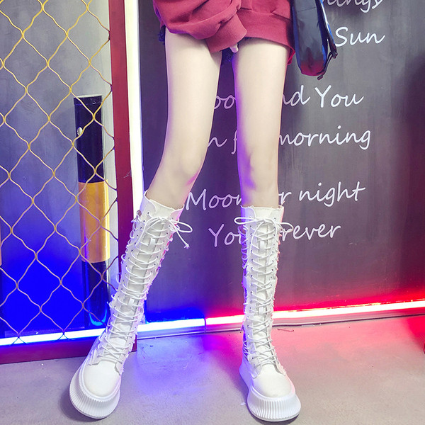 Női tavaszi-őszi csizma lapos magas talppal