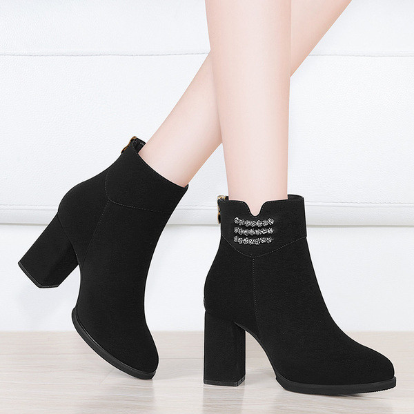 Női őszi csizma öko bőrből vagy öko velúrból - különböző modellek