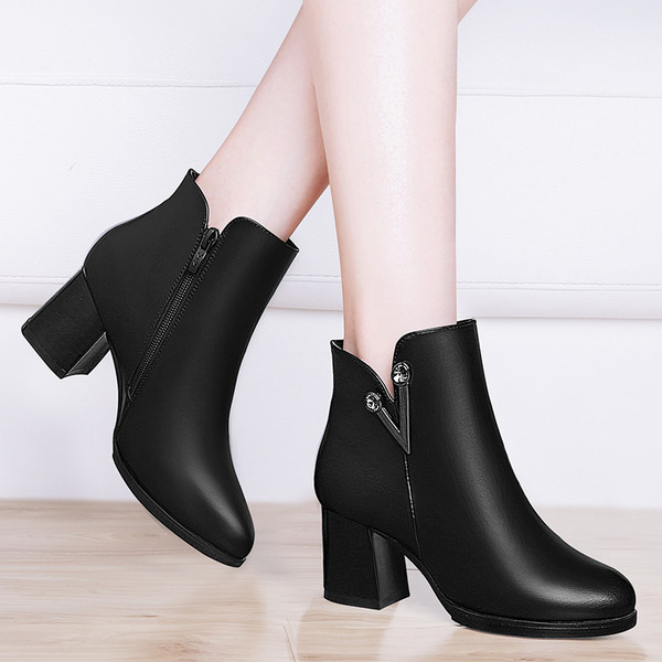 Női őszi csizma öko bőrből vagy öko velúrból - különböző modellek