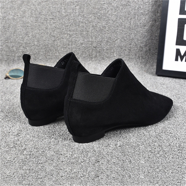 Öko-seemisnahast valmistatud vabaaja naiste terava otsaga kingad