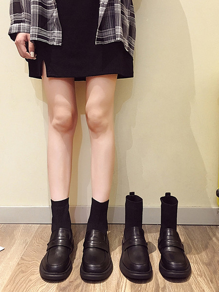 Praegused mustad naiste saapad ümara tallaga mudel