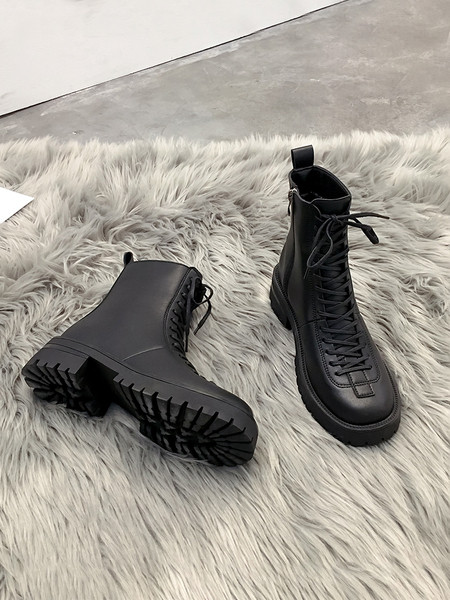 Öko-nahast valmistatud vabaaja naiste kuuba saapad