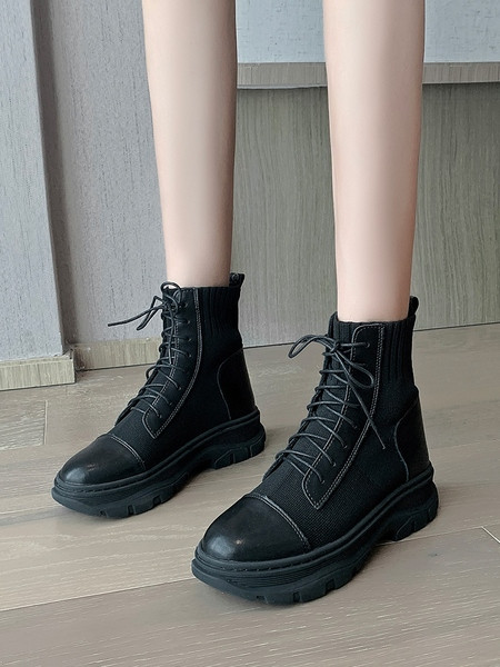 Női alkalmi zoknis csizma fekete színben