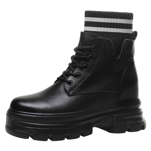 Eko bőrből készült alkalmi női csizma fűzővel és belső platformmal