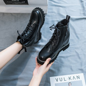 Kareda talla ja paeltega naiste saapad - sisemine 3 cm platvorm