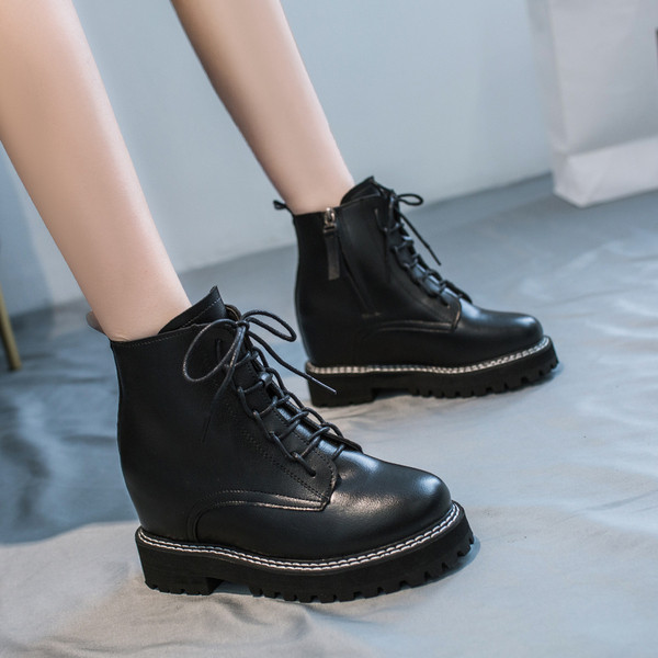 Kareda talla ja paeltega naiste saapad - sisemine 3 cm platvorm