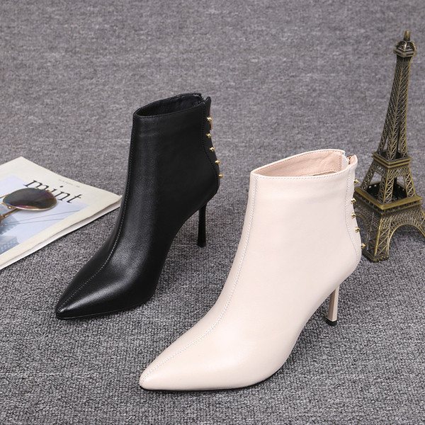 Őszi csizma hegyes modell béléssel