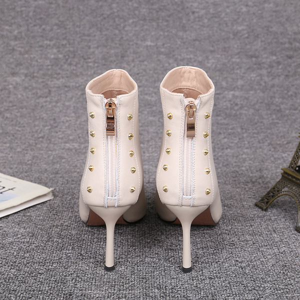 Őszi csizma hegyes modell béléssel