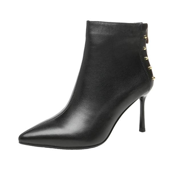 Őszi csizma hegyes modell béléssel